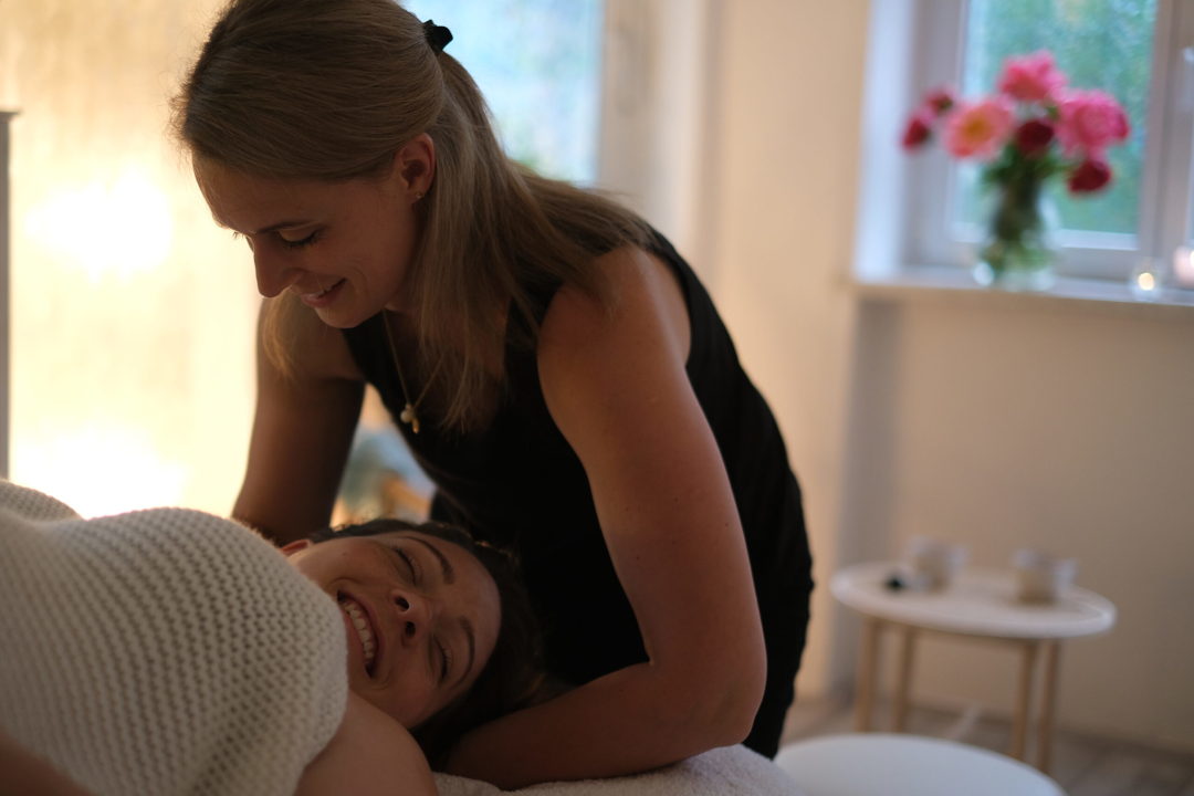Bonding Dresden - EMH - Massage Schwangerschaft - Hebamme